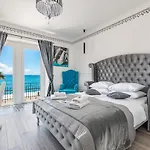 Galeria Valeria Seaside Downtown - Mag Quaint & Elegant Boutique 4*