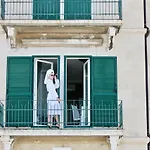 Galeria Valeria Seaside Downtown - Mag Quaint & Elegant Boutique