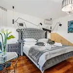 Отель Galeria Valeria Seaside Downtown - Mag Quaint & Elegant Boutique 4*