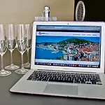 Galeria Valeria Seaside Downtown - Mag Quaint & Elegant Boutique Сплит