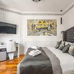 Galeria Valeria Seaside Downtown - Mag Quaint & Elegant Boutique