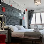 Отель Galeria Valeria Seaside Downtown - Mag Quaint & Elegant Boutique