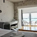Galeria Valeria Seaside Downtown - Mag Quaint & Elegant Boutique