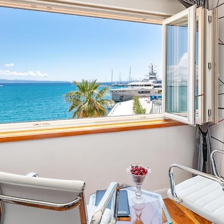 Galeria Valeria Seaside Downtown - Mag Quaint & Elegant Boutique Hotel Split