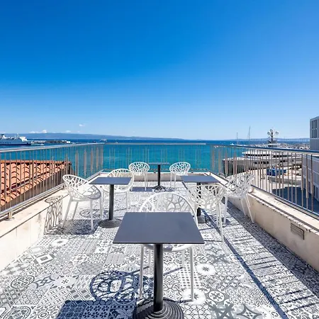 Galeria Valeria Seaside Downtown - Mag Quaint & Elegant Boutique Hotell