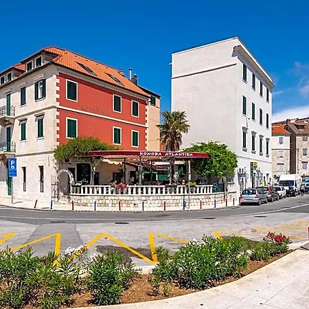 Galeria Valeria Seaside Downtown - Mag Quaint & Elegant Boutique Split