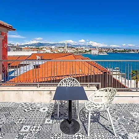 Galeria Valeria Seaside Downtown - Mag Quaint & Elegant Boutique Split