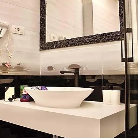 Galeria Valeria Seaside Downtown - Mag Quaint & Elegant Boutique Hotel Split