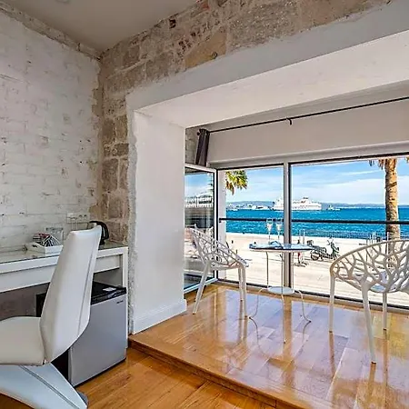 Hotel Galeria Valeria Seaside Downtown - Mag Quaint & Elegant Boutique