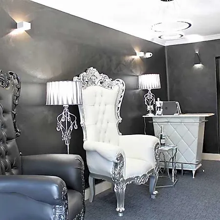 Galeria Valeria Seaside Downtown - Mag Quaint & Elegant Boutique Split