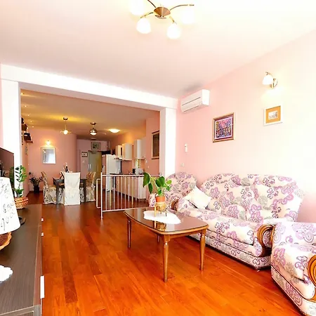 Galeria Valeria Seaside Downtown - Mag Quaint & Elegant Boutique 4* Σπλιτ